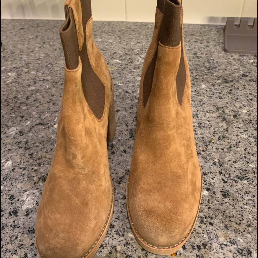 Lord and Taylor Chunk Heel